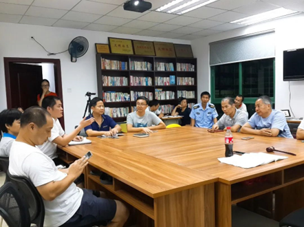 多年"战场"变身"乐园" 议事协商化解居民与商户之间的多年矛盾 - 南村社区新城市广场小区街角花园案例